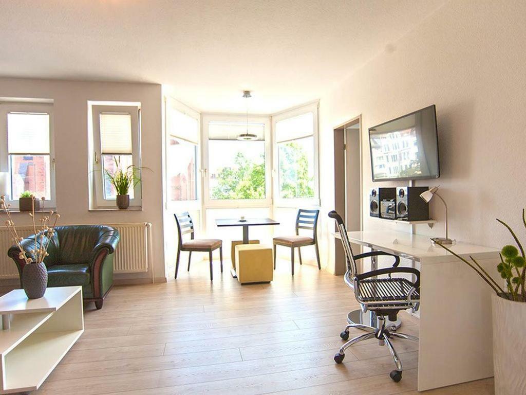 Schiller-Quartier 6 *